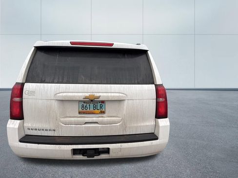 Used 2017 Chevrolet Suburban LT image 7