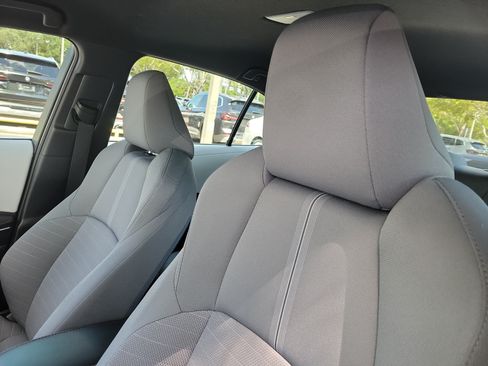 Used 2025 Toyota Corolla SE FWD image 12