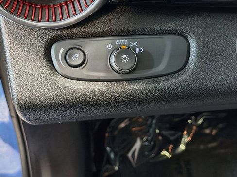 Used 2024 Chevrolet Trax RS w/ Sunroof Package FWD image 12