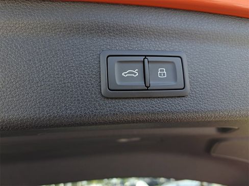 Certified 2025 Audi Q3 2.0T Premium Plus w/ Premium Plus Package image 32