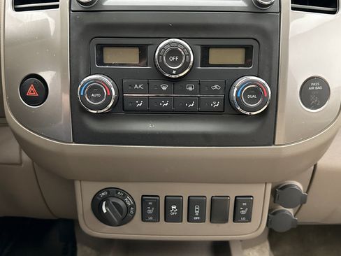 Used 2014 Nissan Frontier SL w/ SL Moonroof Package AWD/4WD image 15