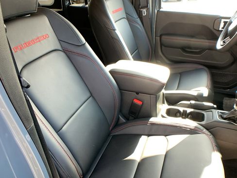 Used 2025 Jeep Wrangler Unlimited Rubicon image 30