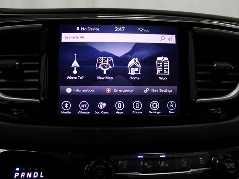 Used 2020 Chrysler Pacifica Touring w/ Advanced Safetytec Group image 38