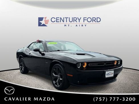 Used 2018 Dodge Challenger R/T Plus RWD image 1