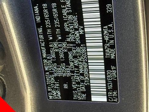Used 2023 Toyota Highlander XLE AWD/4WD image 32