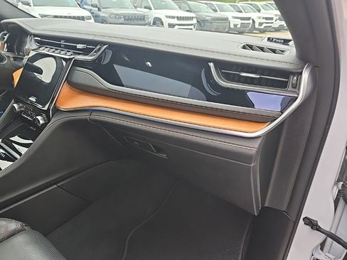 Used 2022 Jeep Grand Cherokee Summit AWD/4WD image 90