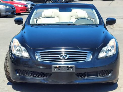 Used 2009 INFINITI G37 Convertible w/ Premium Pkg RWD image 2