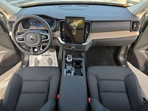 New 2026 Volvo XC90 T8 Plus w/ Protection Package Premier image 9