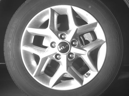 Used 2025 Kia Soul LX w/ LX Technology Package FWD image 13