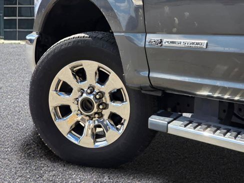 Used 2019 Ford F250 Lariat w/ Chrome Package AWD/4WD image 6