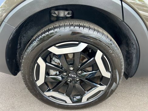 Used 2025 Kia Telluride EX w/ EX Captain's Chair Package FWD image 14