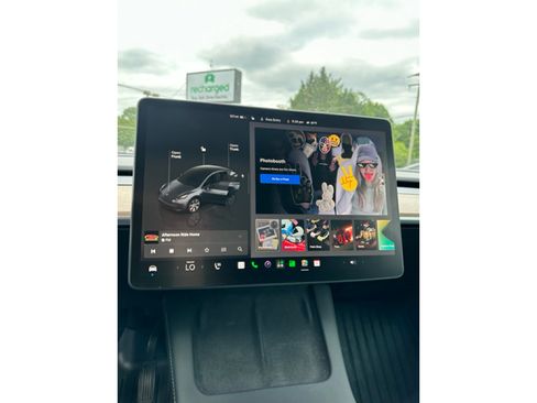 Used 2023 Tesla Model Y Long Range AWD/4WD image 10