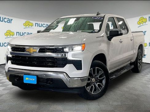 Used 2023 Chevrolet Silverado 1500 LT AWD/4WD image 3