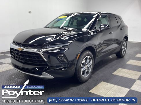 Used 2025 Chevrolet Blazer LT FWD image 1
