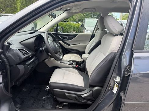 Used 2023 Subaru Forester AWD/4WD image 11
