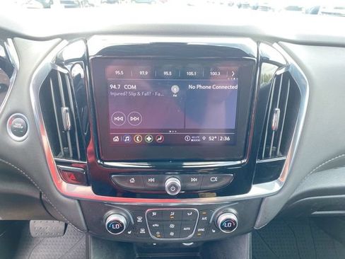 Used 2023 Chevrolet Traverse LT FWD image 13