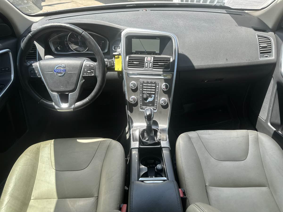 Used 2016 Volvo XC60 T5 Premier w/ Proximity Package FWD image 19