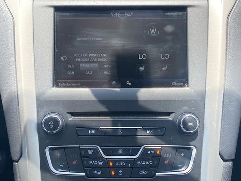 Used 2016 Ford Fusion SE w/ Equipment Group 202A FWD image 20