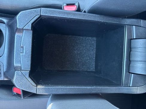 Used 2015 Toyota RAV4 LE image 28