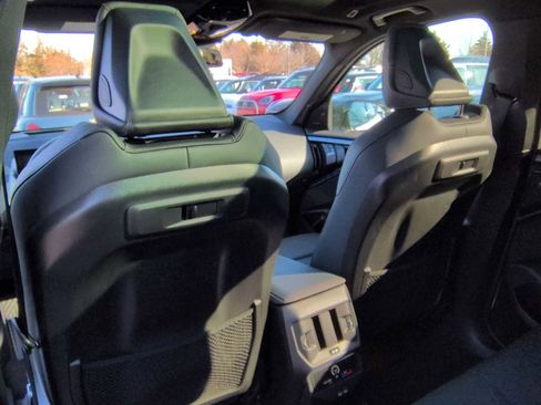 Used 2025 BMW X3 M50 w/ Premium Package image 19