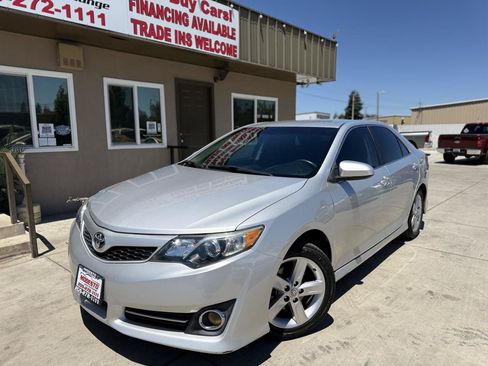 Used 2014 Toyota Camry SE FWD image 7