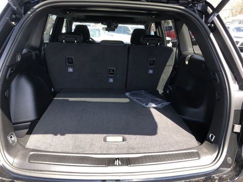 New 2026 Jeep Grand Cherokee Laredo image 17