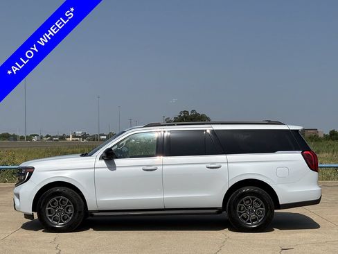 Used 2025 Ford Expedition Max Active RWD image 3