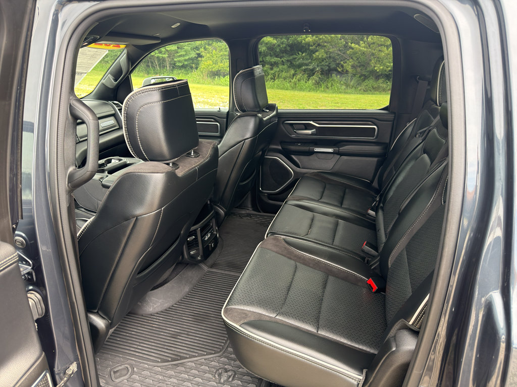 Used 2025 RAM 1500 Laramie AWD/4WD image 10