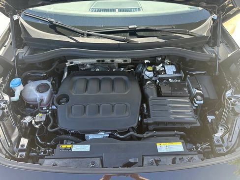 Used 2025 Volkswagen Tiguan SE AWD/4WD image 26