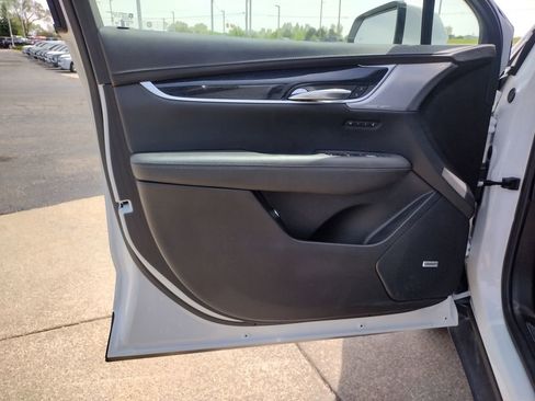 Used 2024 Cadillac XT5 Premium Luxury AWD/4WD image 9