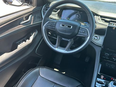 Used 2024 Jeep Grand Cherokee Limited 4xe AWD/4WD image 17