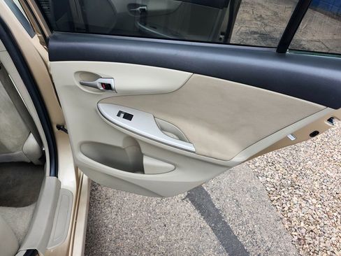 Used 2013 Toyota Corolla LE FWD image 20