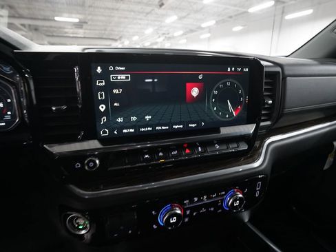 Used 2025 GMC Sierra 1500 Elevation w/ Preferred Package AWD/4WD image 6