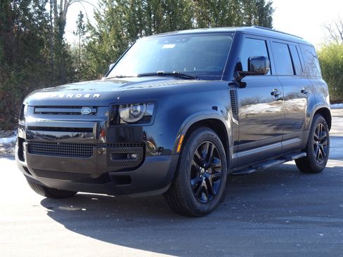 Certified 2023 Land Rover Defender 110 SE image 5