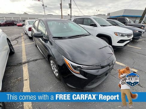 Used 2025 Toyota Corolla LE FWD image 2