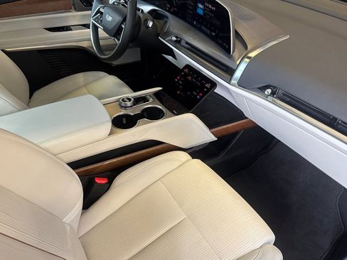 Used 2026 Cadillac Vistiq Luxury AWD/4WD image 20