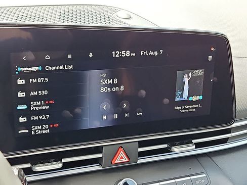 Used 2025 Hyundai Elantra Limited FWD image 17