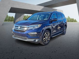 Used 2017 Honda Pilot Touring video 2
