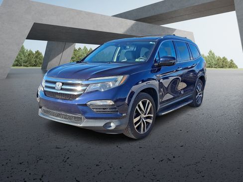 Used 2017 Honda Pilot Touring image 2