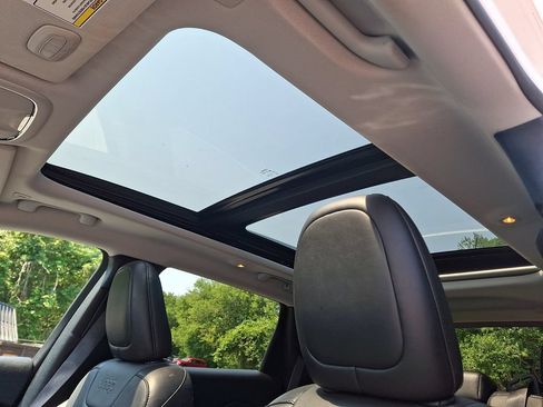 Used 2019 Jeep Cherokee Limited AWD/4WD image 15