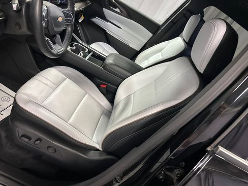 Used 2024 Chevrolet Traverse RS image 12