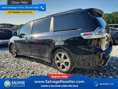 Used 2018 Toyota Sienna SE Premium FWD image 3