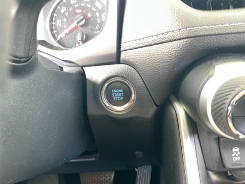 Used 2020 Toyota RAV4 XLE w/ Convenience Package image 30