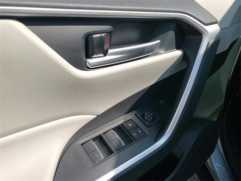 Used 2025 Toyota RAV4 XLE image 10