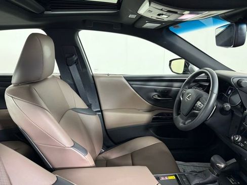 Used 2025 Lexus ES 350 w/ Premium Package image 32