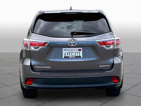 Used 2015 Toyota Highlander XLE AWD/4WD image 4