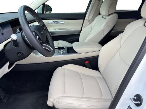Used 2026 Genesis GV70 2.5T Select AWD/4WD image 9