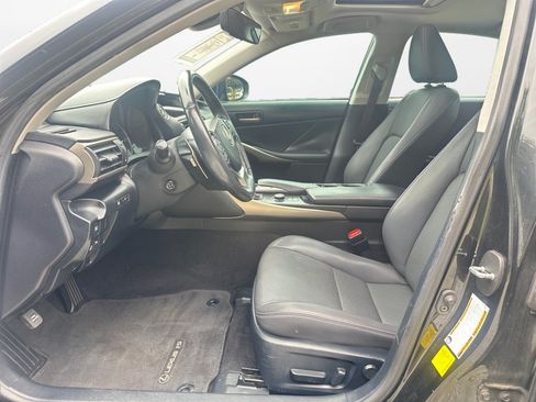Used 2019 Lexus IS 300 w/ Navigation Package RWD image 11