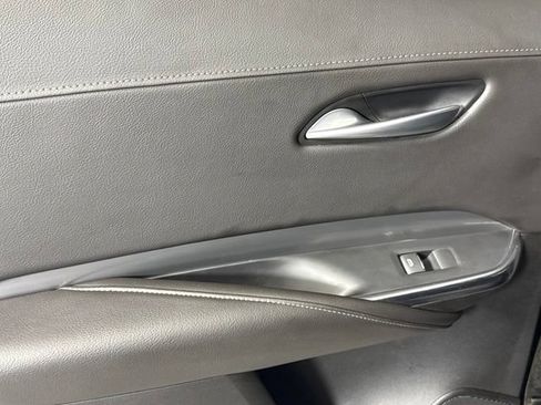 Used 2025 Cadillac XT4 Premium Luxury FWD image 24