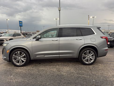 Used 2024 Cadillac XT6 Premium Luxury w/ Technology Package AWD/4WD image 6